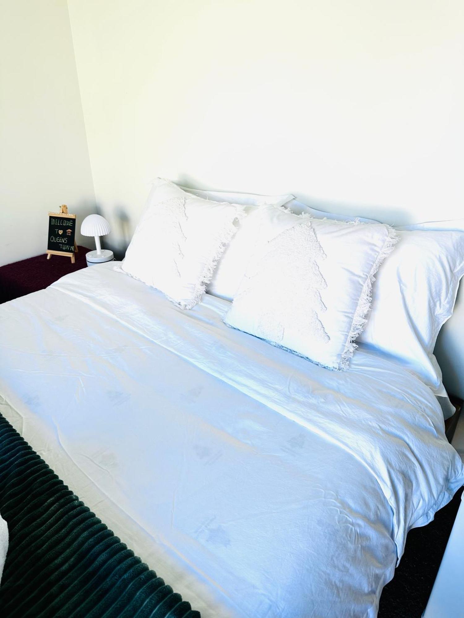 Hanleys Private Room Near Airport 弗兰克顿 外观 照片